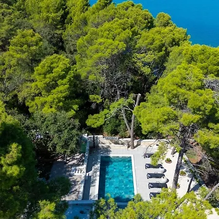 L'aron Villa