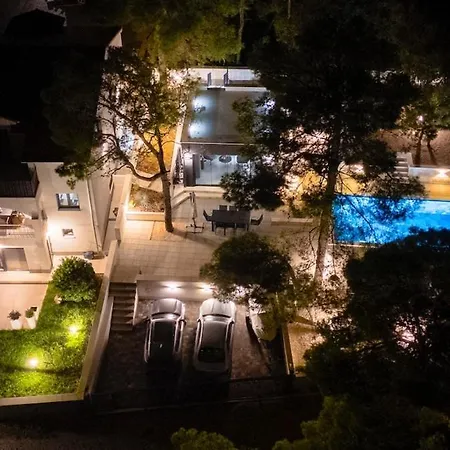 L'aron Villa