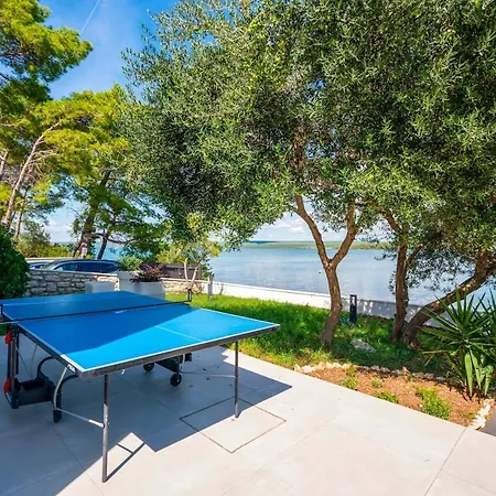 L'aron Βίλα Bilice